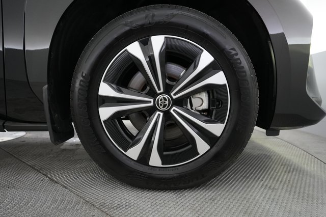 2024 Toyota bZ4X — photo 17 of 21