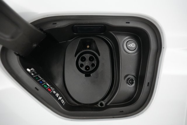 2021 Porsche Taycan — photo 24 of 25