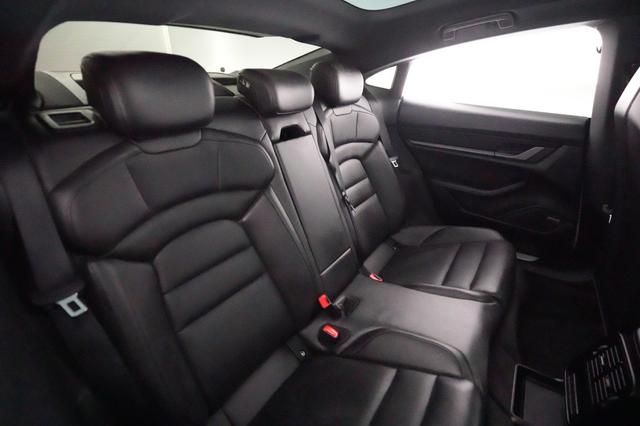 2021 Porsche Taycan — photo 4 of 25