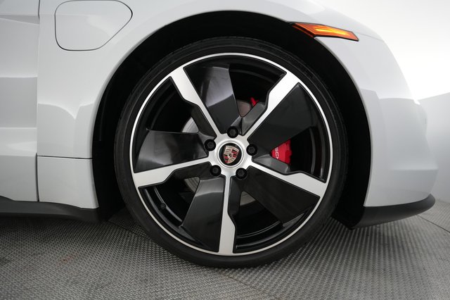 2021 Porsche Taycan — photo 7 of 25