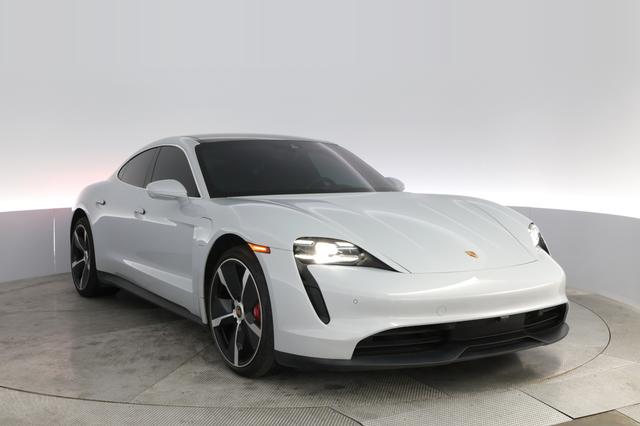 2021 Porsche Taycan — photo 10 of 25