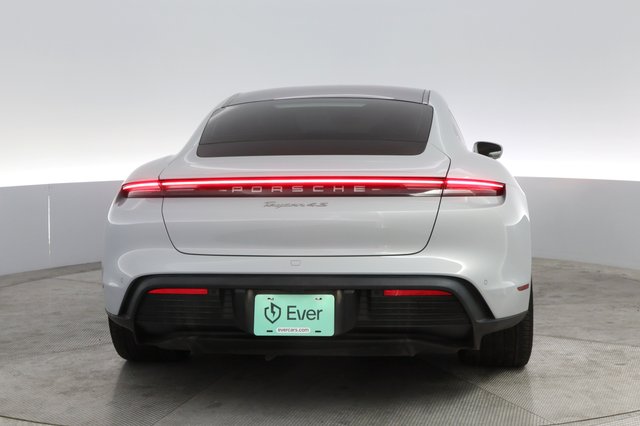2021 Porsche Taycan — photo 12 of 25