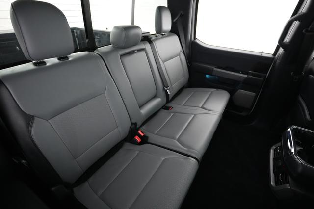 2022 Ford F-150 Lightning — photo 4 of 16