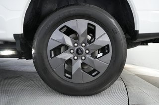 2022 Ford F-150 Lightning — photo 11 of 16