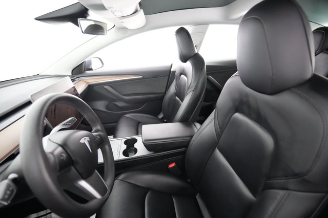 2022 Tesla Model 3 — photo 3 of 21