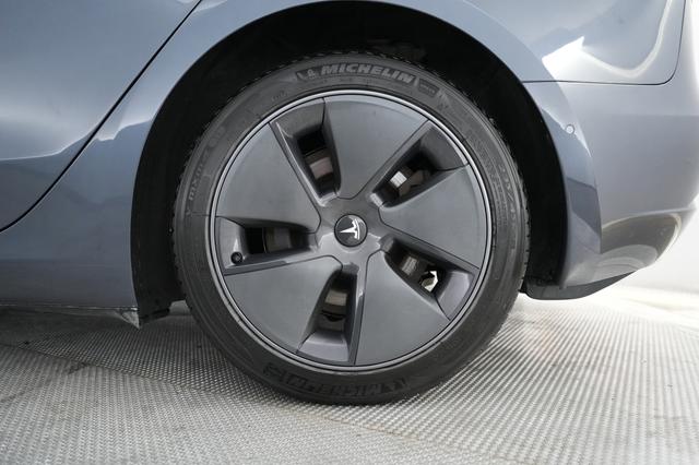 2022 Tesla Model 3 — photo 7 of 21