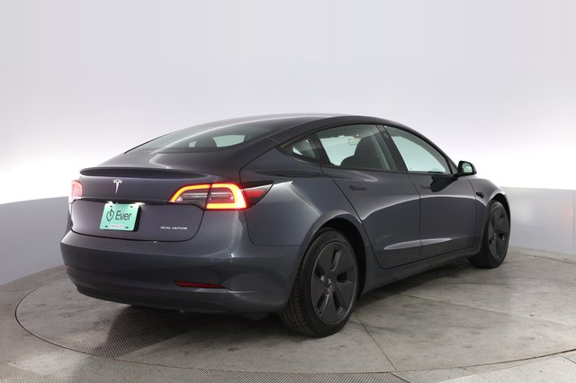 2022 Tesla Model 3 — photo 2 of 21
