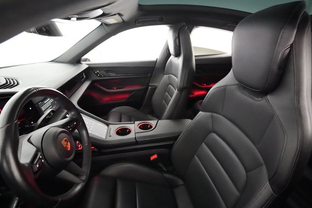 2022 Porsche Taycan — photo 3 of 22