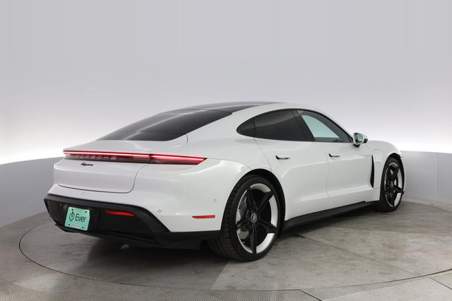 2022 Porsche Taycan — photo 2 of 22