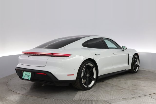 2022 Porsche Taycan — photo 2 of 22