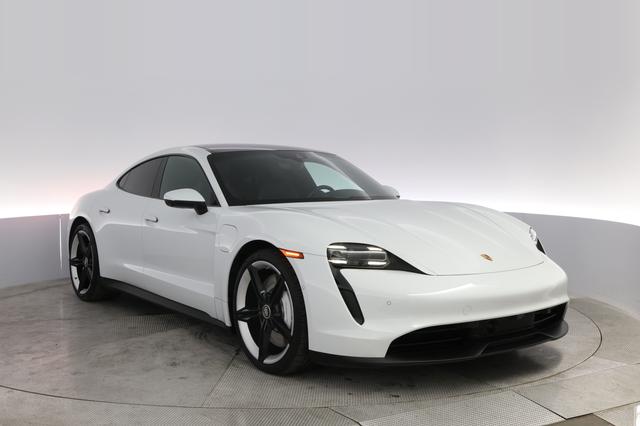 2022 Porsche Taycan — photo 10 of 22