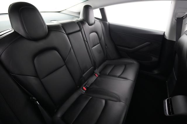 2020 Tesla Model 3 — photo 4 of 24