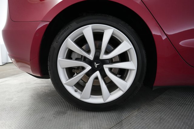 2020 Tesla Model 3 — photo 16 of 24