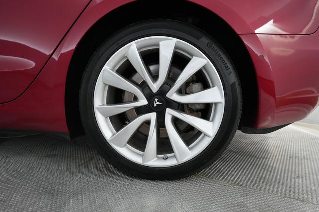 2020 Tesla Model 3 — photo 7 of 24