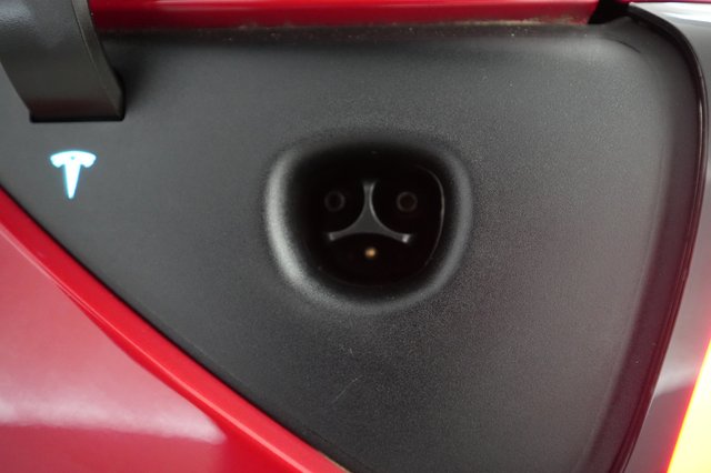 2020 Tesla Model 3 — photo 8 of 24