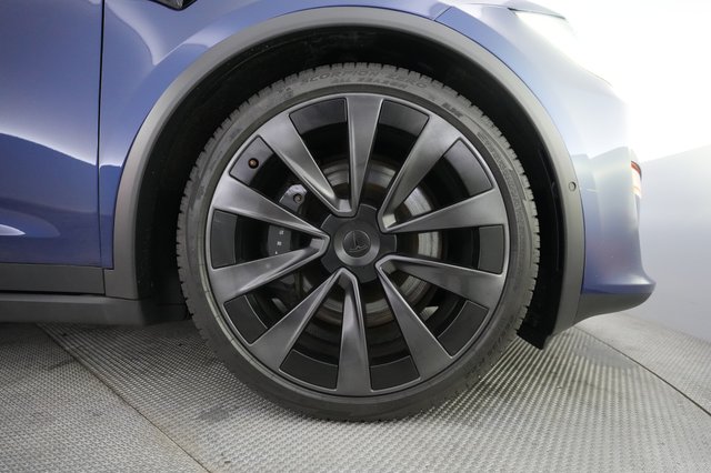 2022 Tesla Model X — photo 7 of 24