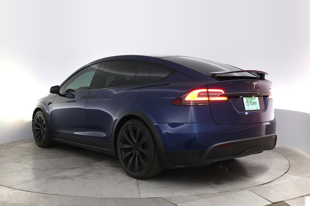 2022 Tesla Model X — photo 13 of 24