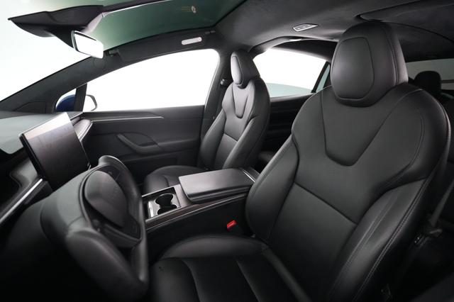 2022 Tesla Model X — photo 3 of 24