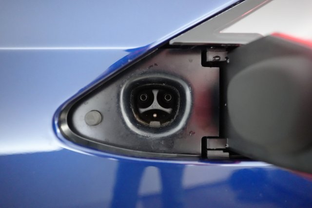 2022 Tesla Model X — photo 8 of 24