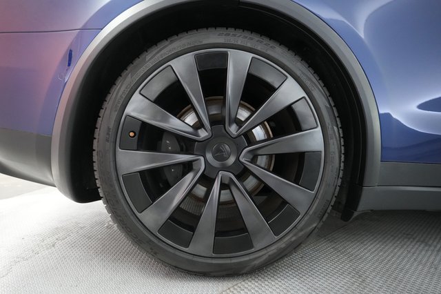 2022 Tesla Model X — photo 17 of 24