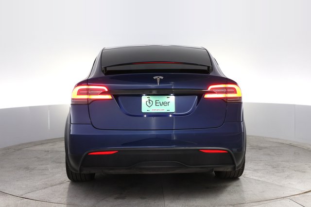 2022 Tesla Model X — photo 12 of 24
