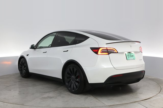 2023 Tesla Model Y — photo 13 of 24