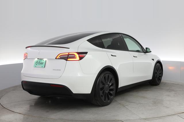 2023 Tesla Model Y — photo 2 of 24