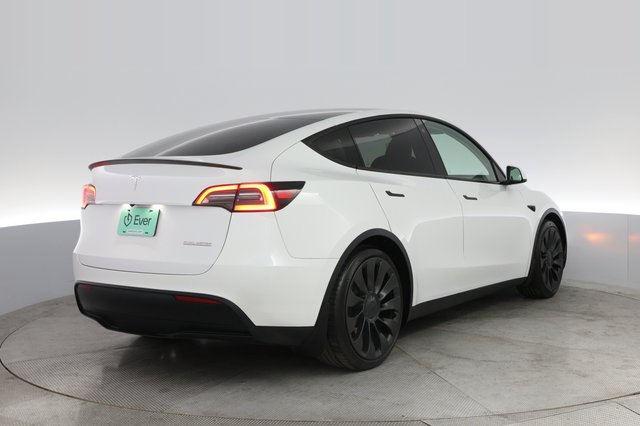 2023 Tesla Model Y — photo 2 of 24