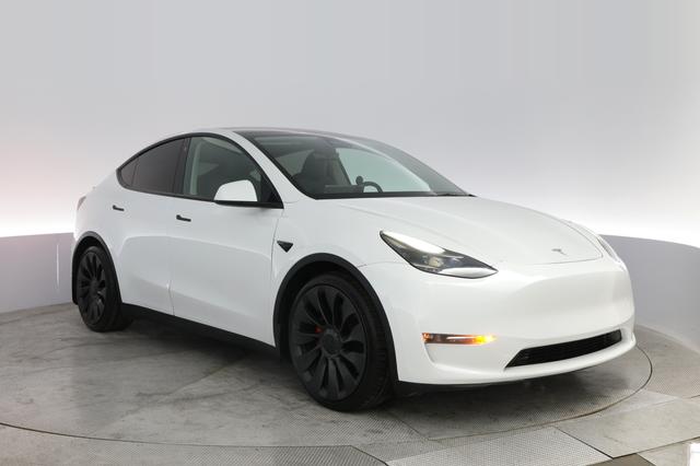 2023 Tesla Model Y — photo 10 of 24