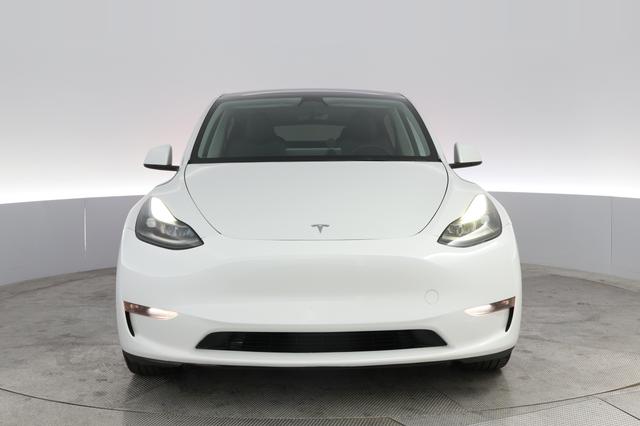 2023 Tesla Model Y — photo 9 of 24
