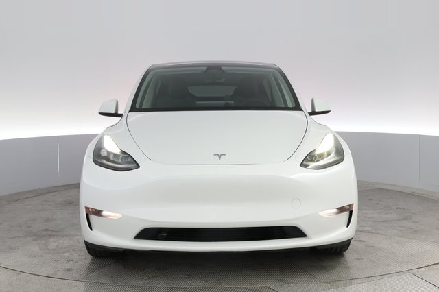 2023 Tesla Model Y — photo 9 of 24