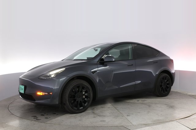 2023 Tesla Model Y — photo 7 of 18