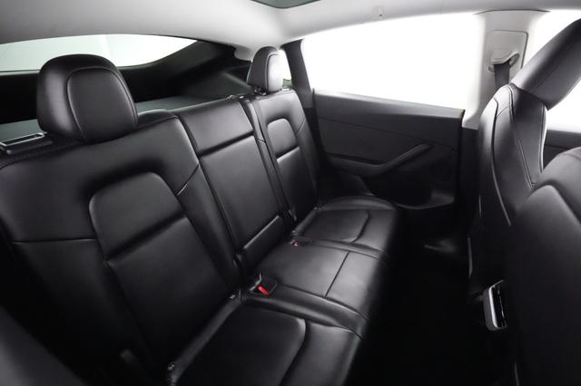 2023 Tesla Model Y — photo 4 of 18