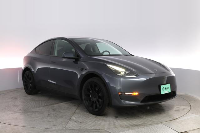 2023 Tesla Model Y — photo 10 of 18