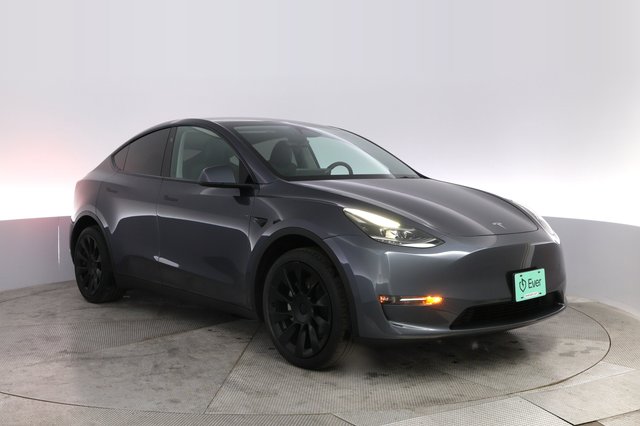 2023 Tesla Model Y — photo 10 of 18
