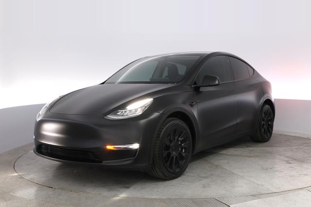 2022 Tesla Model Y — VIN 7SAYGDEE2NF461738
