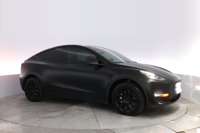 2022 Tesla Model Y — photo 10 of 28
