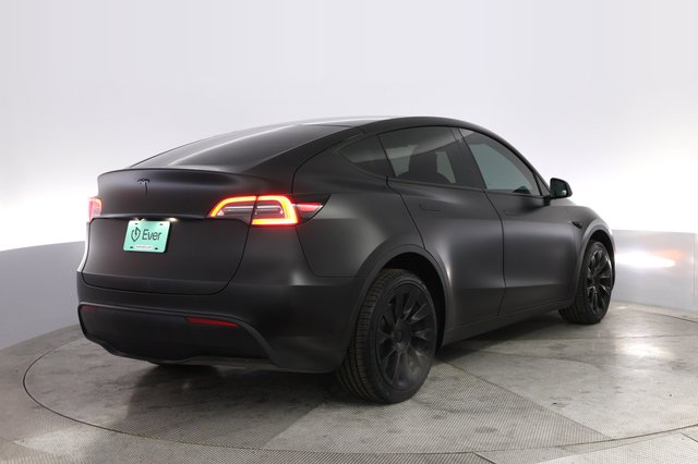 2022 Tesla Model Y — photo 2 of 28
