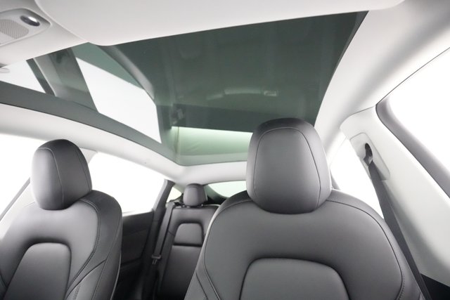 2022 Tesla Model Y — photo 23 of 28