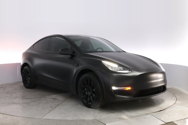 2022 Tesla Model Y — photo 11 of 28