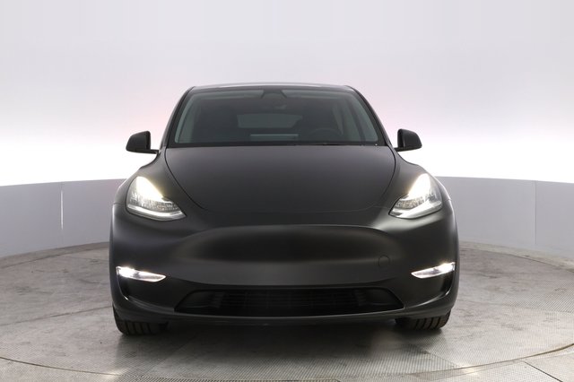2022 Tesla Model Y — photo 9 of 28