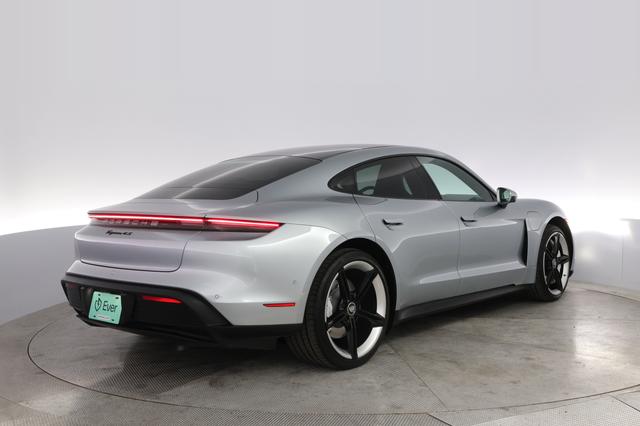 2020 Porsche Taycan — photo 2 of 22