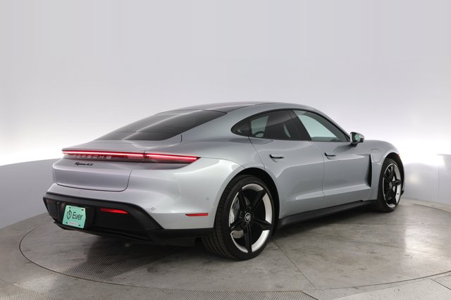2020 Porsche Taycan — photo 2 of 22
