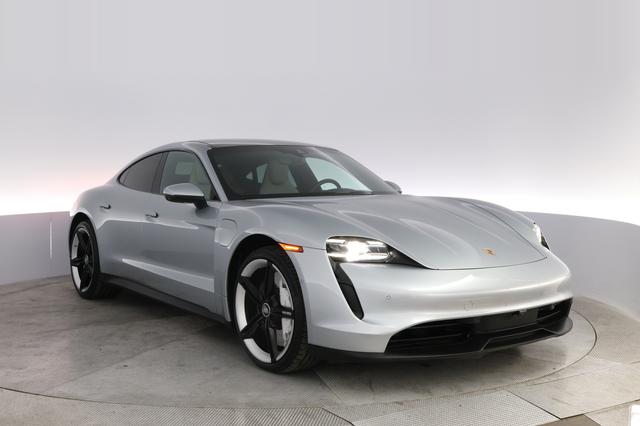 2020 Porsche Taycan — photo 10 of 22