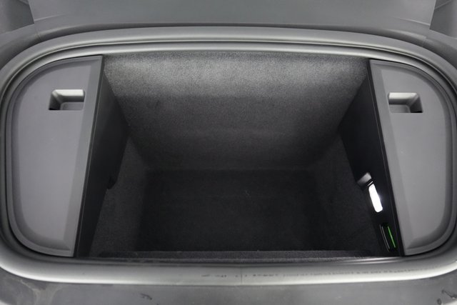 2020 Porsche Taycan — photo 21 of 22