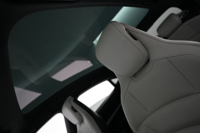 2020 Porsche Taycan — photo 20 of 22