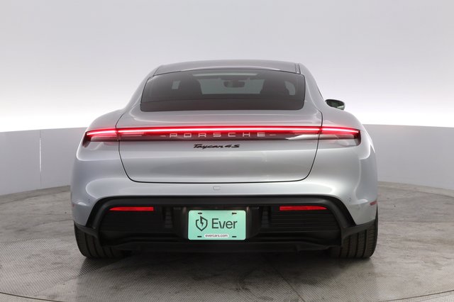 2020 Porsche Taycan — photo 12 of 22
