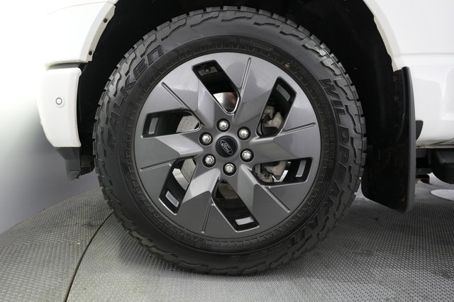 2022 Ford F-150 Lightning — photo 7 of 15