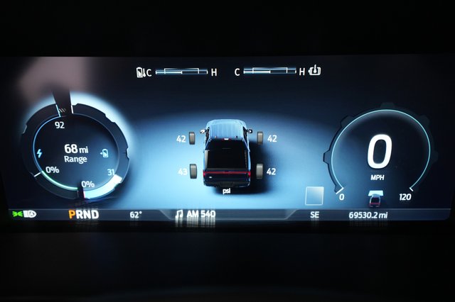 2022 Ford F-150 Lightning — photo 5 of 15