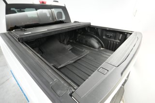 2022 Ford F-150 Lightning — photo 6 of 15
